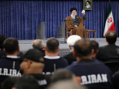 رهبر معظم انقلاب در دیدار مدالآوران ورزشی و علمی: مدالهای شما در این روزها ارزش مضاعف دارد/ اگر لازم باشد نیروهای مسلح باز هم از موشک استفاده میکنند