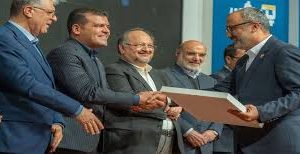 پتروشیمی بوعلی سینا برگزیده جایزه نوآوری در توسعه کسب‌وکار پتروفن ۱۴۰۴ شد