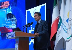 با نقشی که پتروشیمی در شرایط حساس امروز در ارزآوری و صادرات دارد، نباید بدان کم‌اعتنایی شود/ دلیل التهابات ارزی امروز بی‌اعتنایی به صادرات غیرنفتی در گذشته است