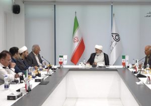 بازدید عضو مجلس خبرگان رهبری و معاون حوزه‌های علمیه کشور از پالایشگاه نفت آفتاب