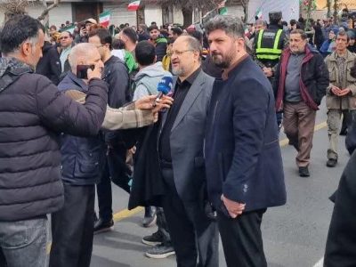 حضور محمد شریعتمداری در راهپیمایی ۲۲ بهمن