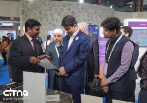 بازدید وزیر ارتباطات ایران از نمایشگاه هوش مصنوعی هند