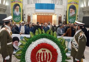 تجدیدمیثاق مدیرعامل و کارکنان پالایشگاه نفت تهران با آرمانهای امام راحل