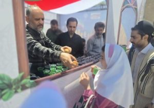 موکب پذیرایی شرکت فولاد اکسین و اداره‌ کل تعاون، کار و رفاه اجتماعی استان خوزستان برپا شد