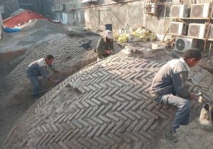 از سبک‌سازی تا اجرای آجرفرش بام بازار حراج غربی