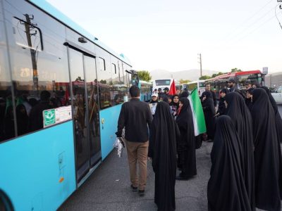 میزبانی شهرداری منطقه یک از کاروان‌های زائران در آیین وداع با «رهبر شهید»