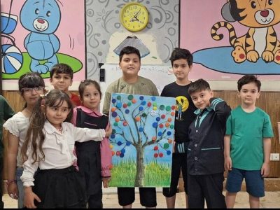 کودکان منطقه ۲ با مواد دور ریختنی «درخت طبیعت» ساختند