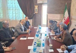 نشست  با مدیر صندوق و روسای کانون‌های بازنشستگی استان کرمانشاه